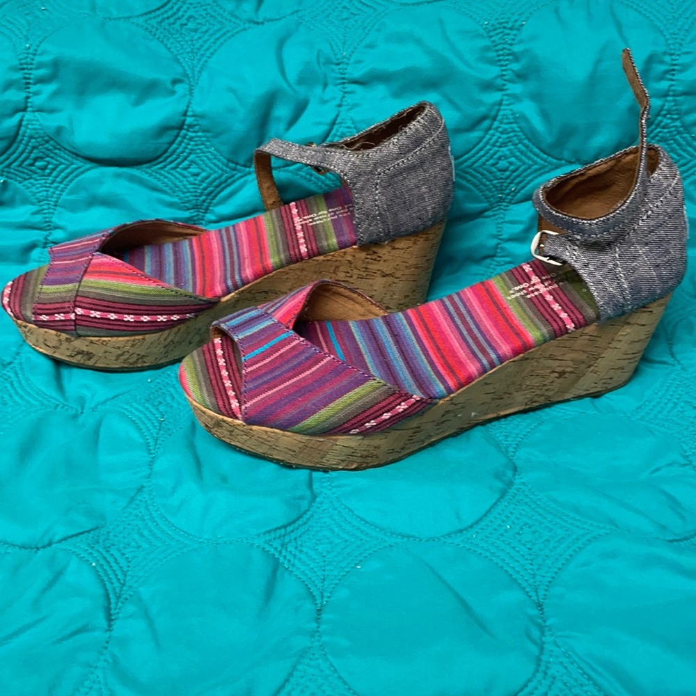 Tom’s sandals